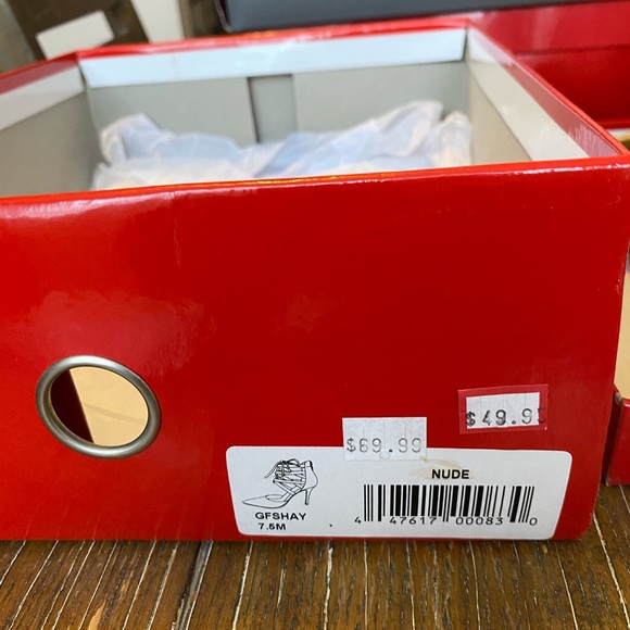 Guess nude suede stilettos - Picture 3 of 4